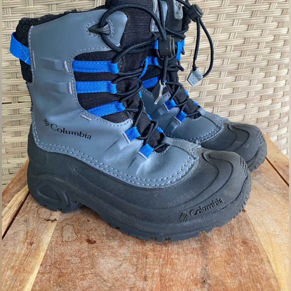 Columbia boys size 2 winter boots